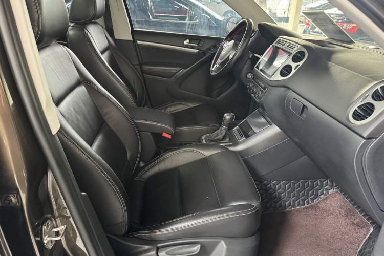 Used Volkswagen Tiguan 2016 280TSI Automatic Two-Wheel Drive Silk Road Comfort Edition Right Front Seat