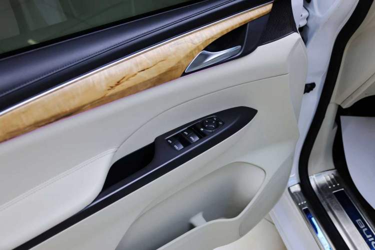 Used Buick GL8 2018 ES 28T Comfort Model China VI Standard
