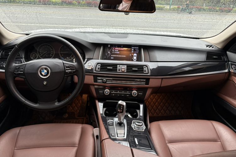 Used BMW 5 Series 2014 520Li Elegant Model
