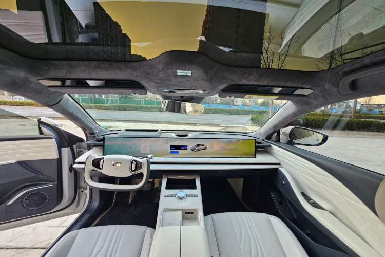 Used Geely Galaxy E8 2024 665 km Range Rear-Drive Starship Long-Range Version