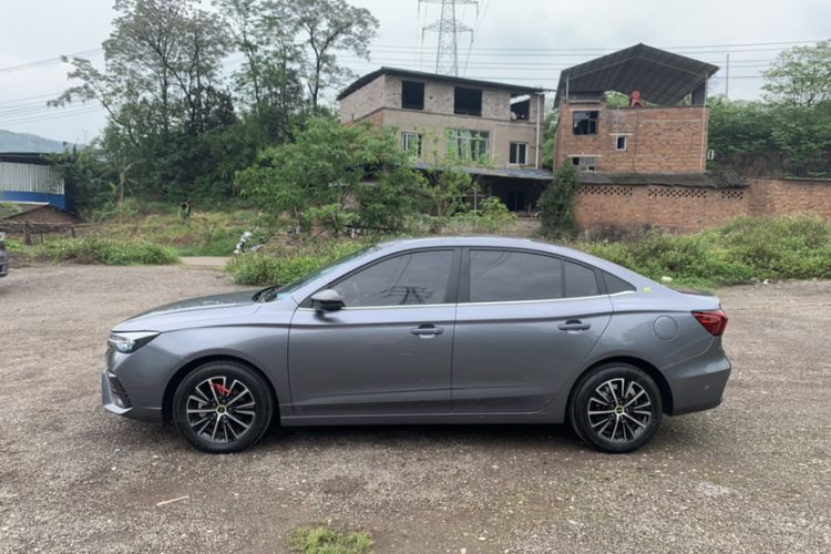 Used Roewe i5 2021 1.5L Manual Diamond Edition Exterior 10