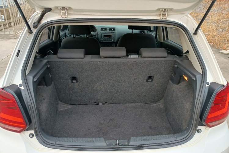 Used Volkswagen Polo 2014 1.4L Manual Fashion Edition
