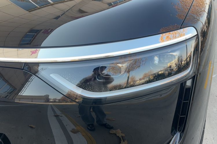 Used Hima AITO M8 2025 Extended-Range Ultra Version 53.4 kWh 6-Seater Edition Left Front Headlight