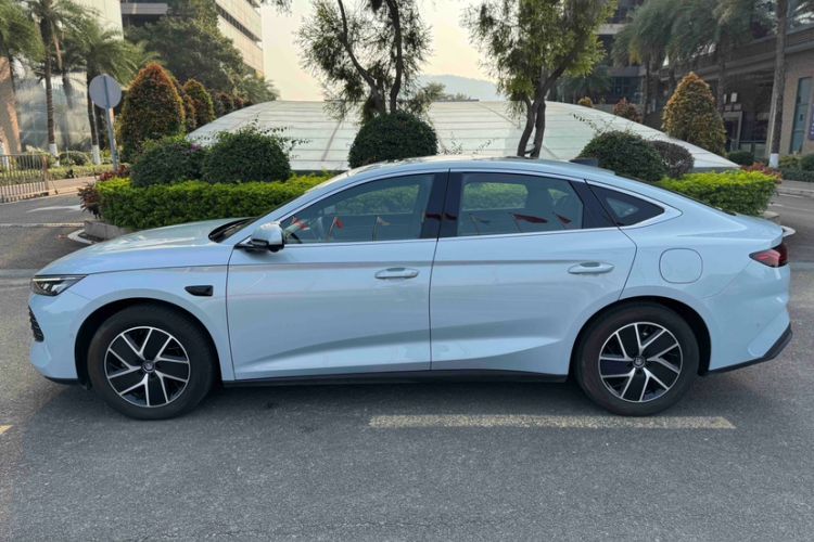 Used BYD Qin L 2025 DM-i Smart Drive 120KM Superior Model Exterior 11