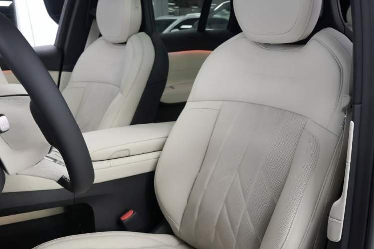 Used Nio ES6 2025 75 kWh Interior 9