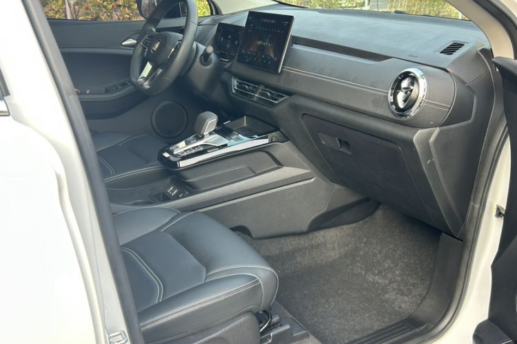 Used BYD Yuan New Energy 2019 EV360 Smart Connect Enjoyment Model Right Front Seat