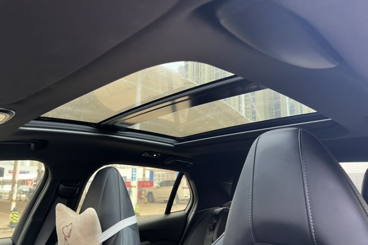 Used Lynk & Co 03 2022 2.0TD DCT GenioPlus Interior 6