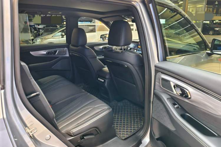 Used GAC Trumpchi ES9 2024 PHEV with 143 km Max
