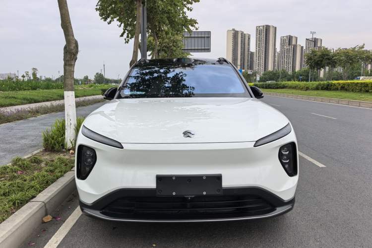 Used Nio ES6 2024 75 kWh Exterior 1