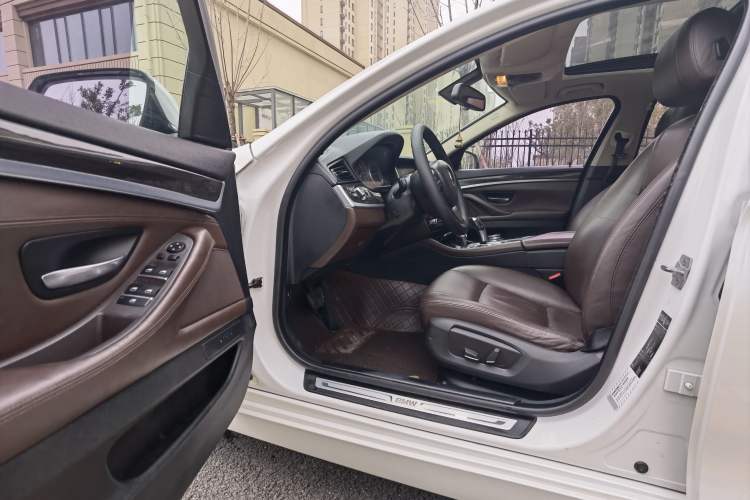 Used BMW 5 Series 2014 525Li Luxury Design Package