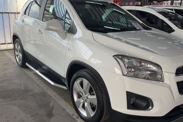 Used Chevrolet Trax 2014 1.4T Automatic Two-Wheel Drive Luxury Model Exterior 2
