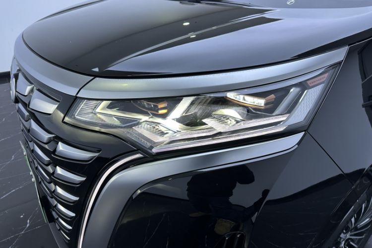 Used Denza D9 2022 DM-i 970 Four-Wheel Drive Flagship Model
