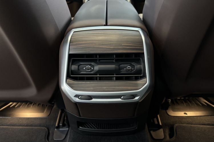 Used BMW 7 Series 2023 735Li M Sport Package Interior 6