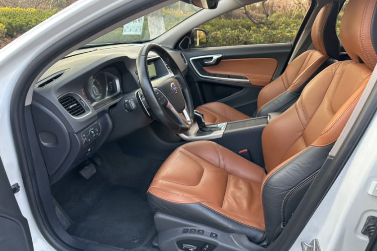 Used Volvo V60 2015 T5 Zhiya Edition