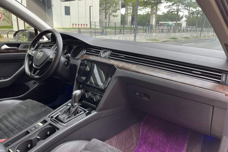 Used Volkswagen Magotan 2017 380TSI DSG Luxury Model Interior 7