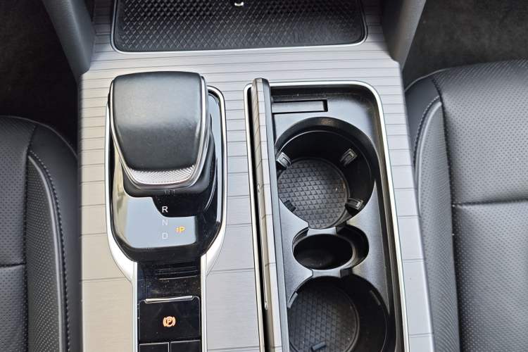 Used Hongqi HS7 PHEV 2024 2.0T PHEV Four-Wheel Drive Flagship Edition 6 Seats
