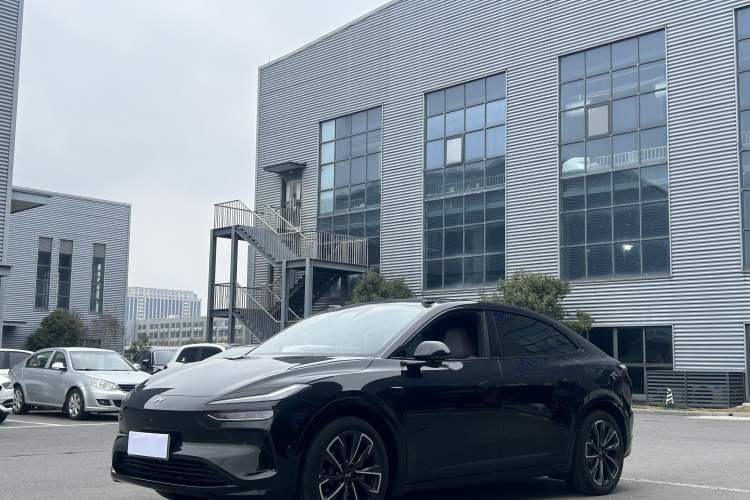 Used ONVO L60 2024 60 kWh Rear-Drive Version