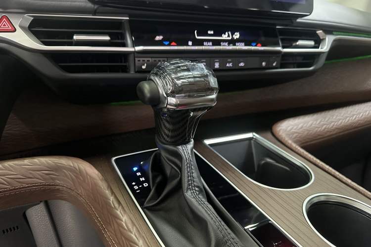 Used Toyota SIENNA 2023 2.5L Hybrid Comfort Edition