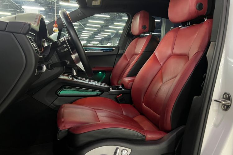 Used Porsche Macan 2018 Macan 2.0T Interior 5