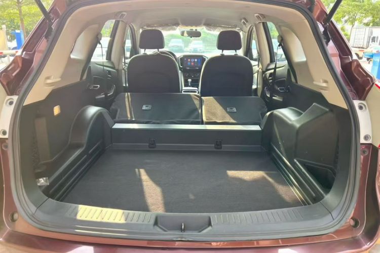 Used Venucia T70 2015 1.6L Manual Ruixing Edition Interior 3