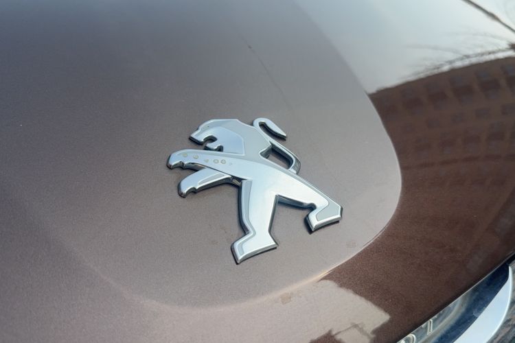 Used Peugeot 2008 2015 1.6L Automatic Playcool Edition
