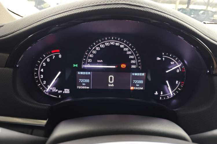 Used Cadillac XTS 2018 28T Elite Edition Odometer Close Up