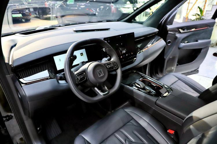 Used Zeekr 009 2024 7-Seater Walk-Through Version Four-Wheel Drive 108 kWh Interior 9