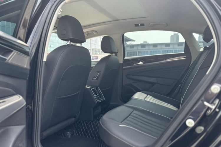 Used Volkswagen Passat 2023 330TSI Starry Elite Edition
