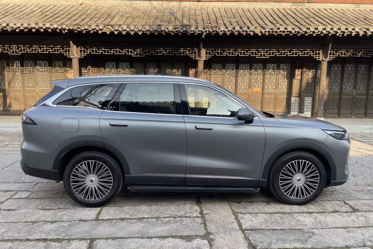 Used Chery Tiggo 8 L 2024 2.0T Two-Wheel Drive Prestige Version 5 Seats
