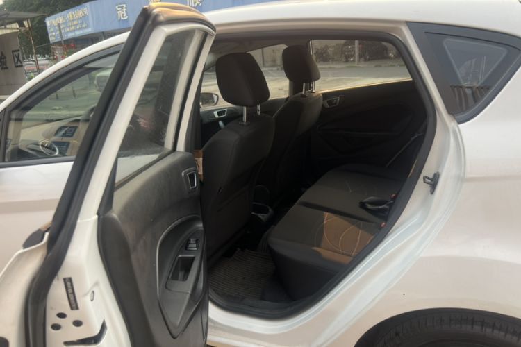 Used Ford Fiesta 2013 Hatchback 1.5L Automatic Fashion Edition Interior 2