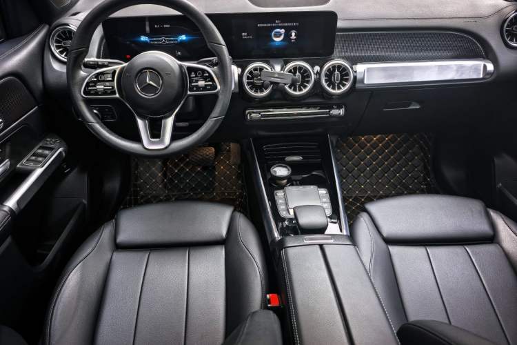 Used Mercedes-Benz GLB 2022 GLB 200 Dynamic Edition Interior 1