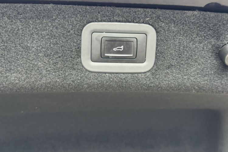 Used VOYAH PASSION 2024 PHEV Four-Wheel Drive Ultra-Long Range Flagship Model
