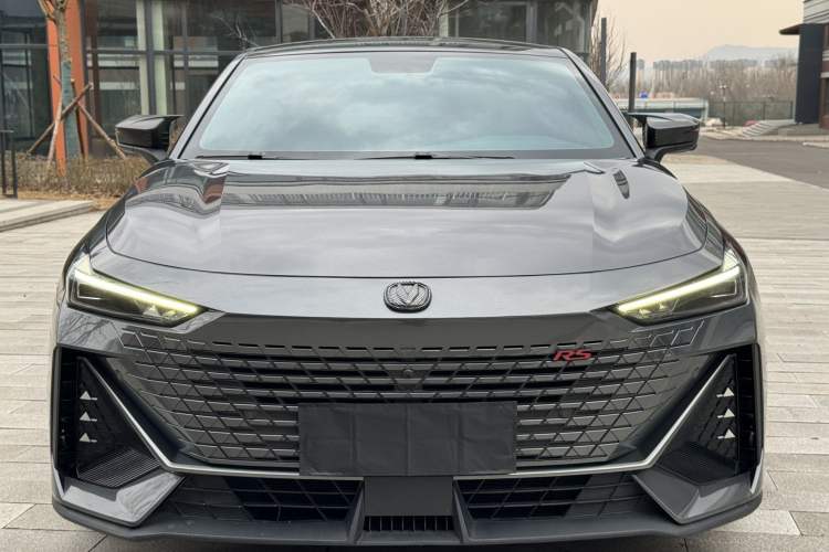 Used Changan UNI-V 2022 1.5T Prestige Version