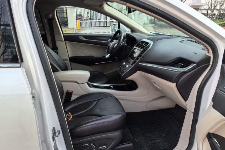 Used Lincoln MKC 2019 2.0T Two-Wheel Drive Zunya Version China VI Standard
