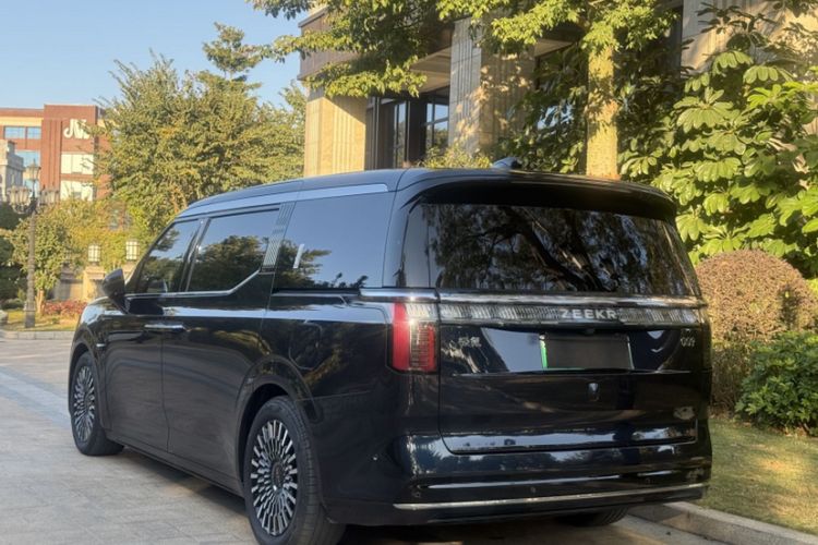 Used Zeekr 009 2022 WE Edition Exterior 3