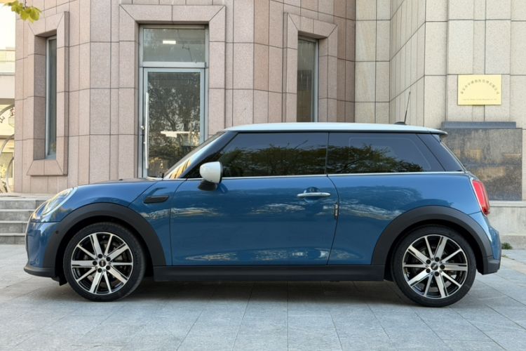 Used MINI 2022 1.5T COOPER Artist