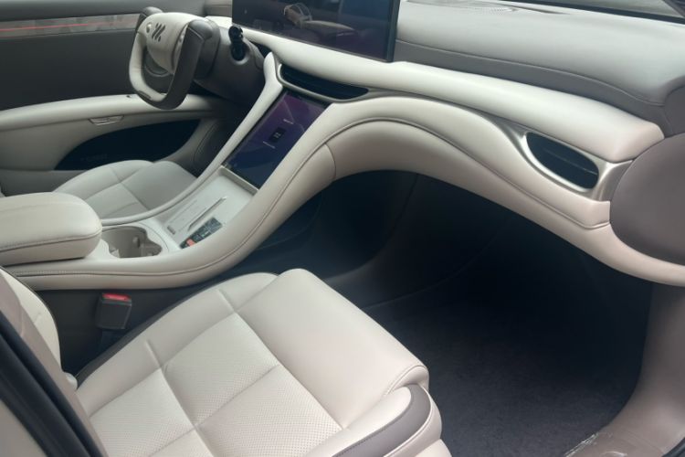 Used IM L6 2025 Max Interior 4