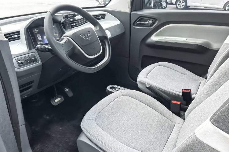 Used Wuling Hongguang MINIEV 2022 Macaron Premium Model – Lithium Iron Phosphate
