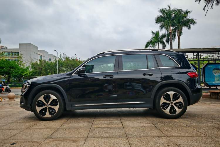 Used Mercedes-Benz GLB 2023 GLB 220 Fashion Model Exterior 4