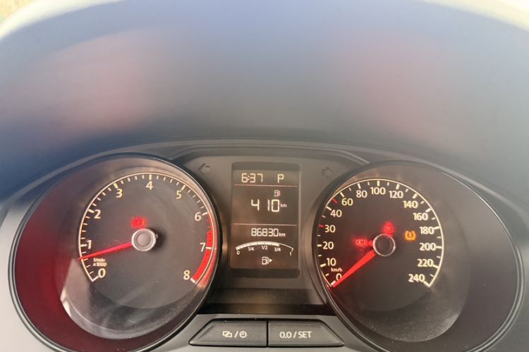 Used Volkswagen Lavida 2017 1.6L Automatic Fashion Edition Odometer Close Up