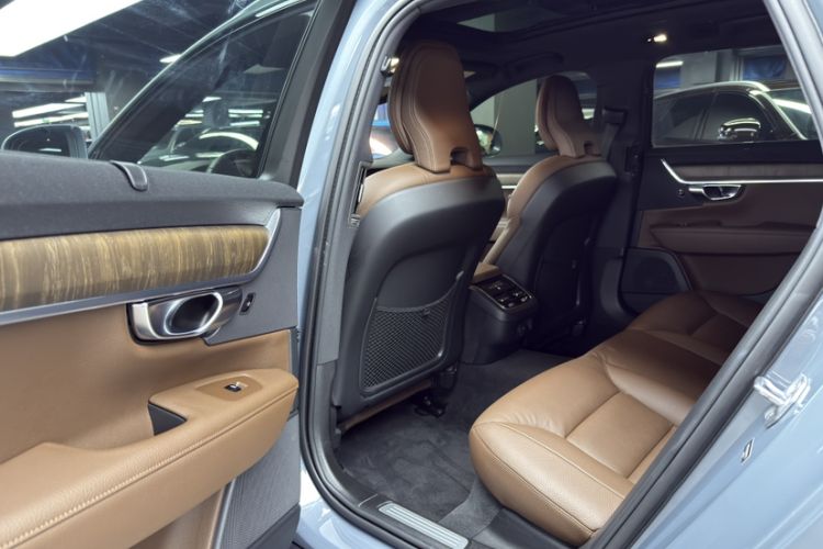 Used Volvo V90 2022 Cross Country B5 AWD Smart Range Edition
