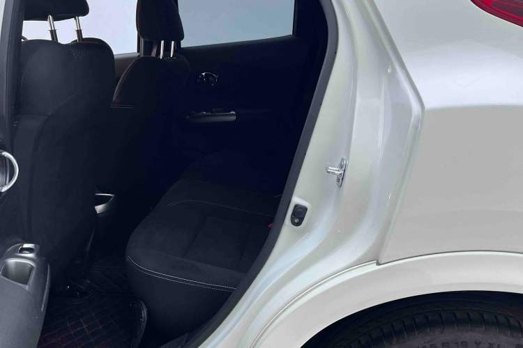 Used Infiniti ESQ 2014 1.6L Spontaneous Edition