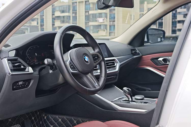Used BMW 3 Series 2021 Second Facelift 325i M Sport Package Interior 8