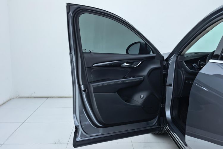 Used Buick Envision 2022 Encore S 652T Two-Wheel-Drive Luxury Model
