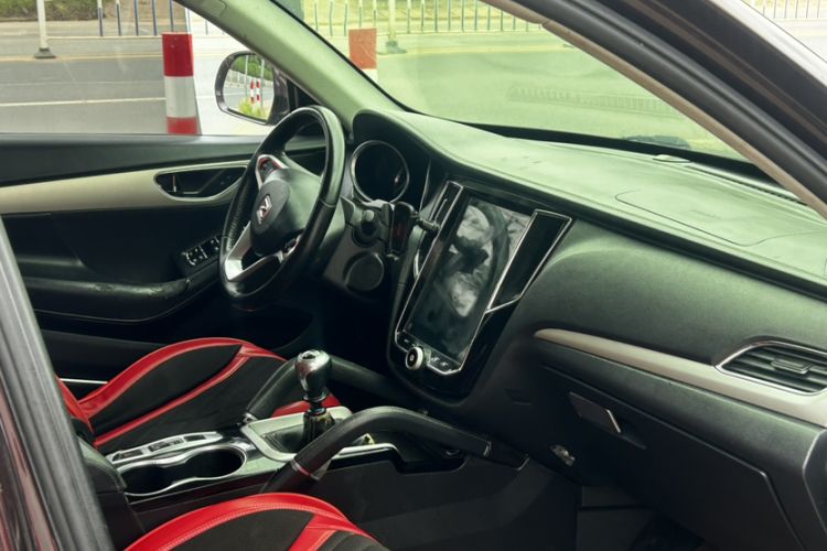 Used Zotye SR7 2016 1.5T Manual Cube Heart Edition China V Standard