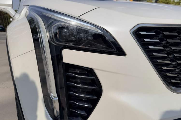 Used Cadillac XT4 2018 28T Two-Wheel Drive Leading Version Exterior 6