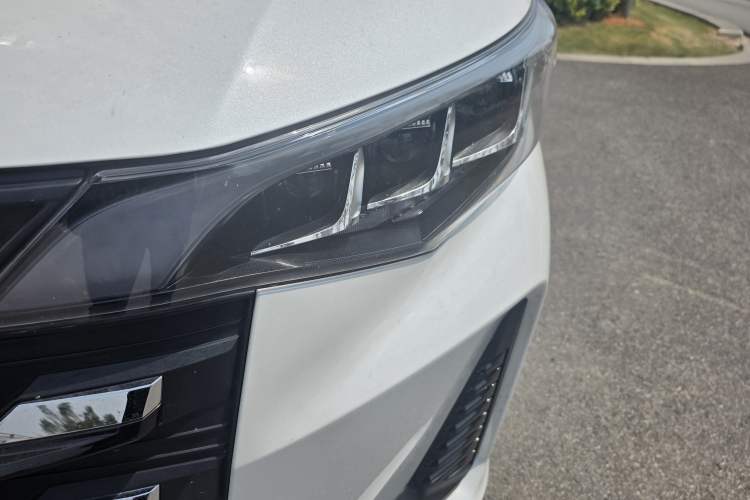 Used GAC Trumpchi M6 2023 PRO 270T DCT Luxury Edition Exterior 9