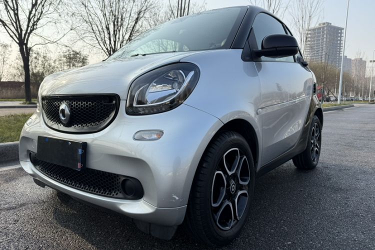 Used smart fortwo 2016 0.9T 66kW Hardtop Pioneer Edition
