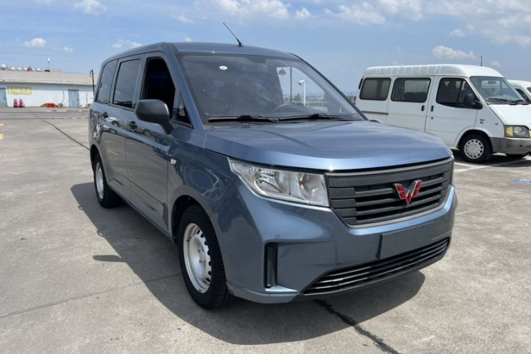 Used Wuling Hongguang PLUS 2020 1.5L Manual Standard Edition 7-Seater
