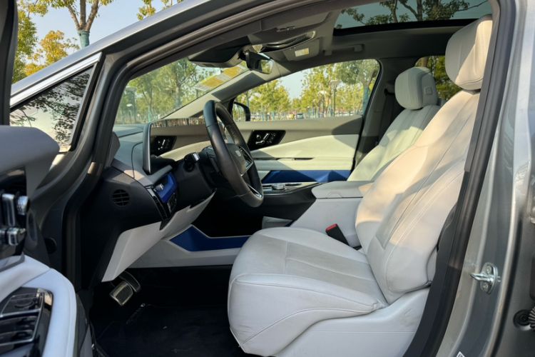 Used Cadillac OPTIQ 2024 Standard Range Version